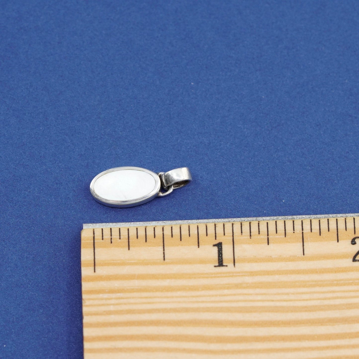 Vintage Sterling silver handmade pendant, 925 Oval pendant with mother of pearl