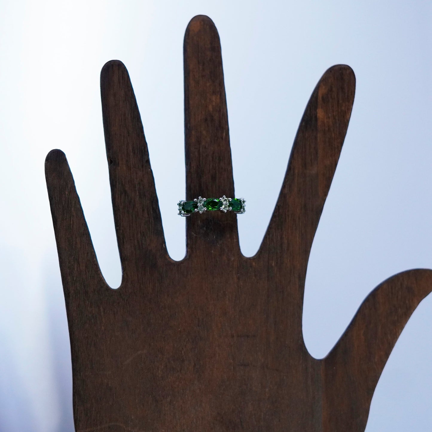 Size 6, vtg Sterling 925 silver handmade ring stackable band cluster peridot
