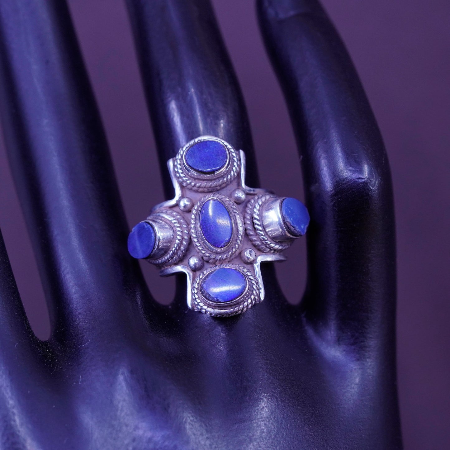 Size 7.25, vintage Sterling 925 silver handmade ring with sodalite cable around