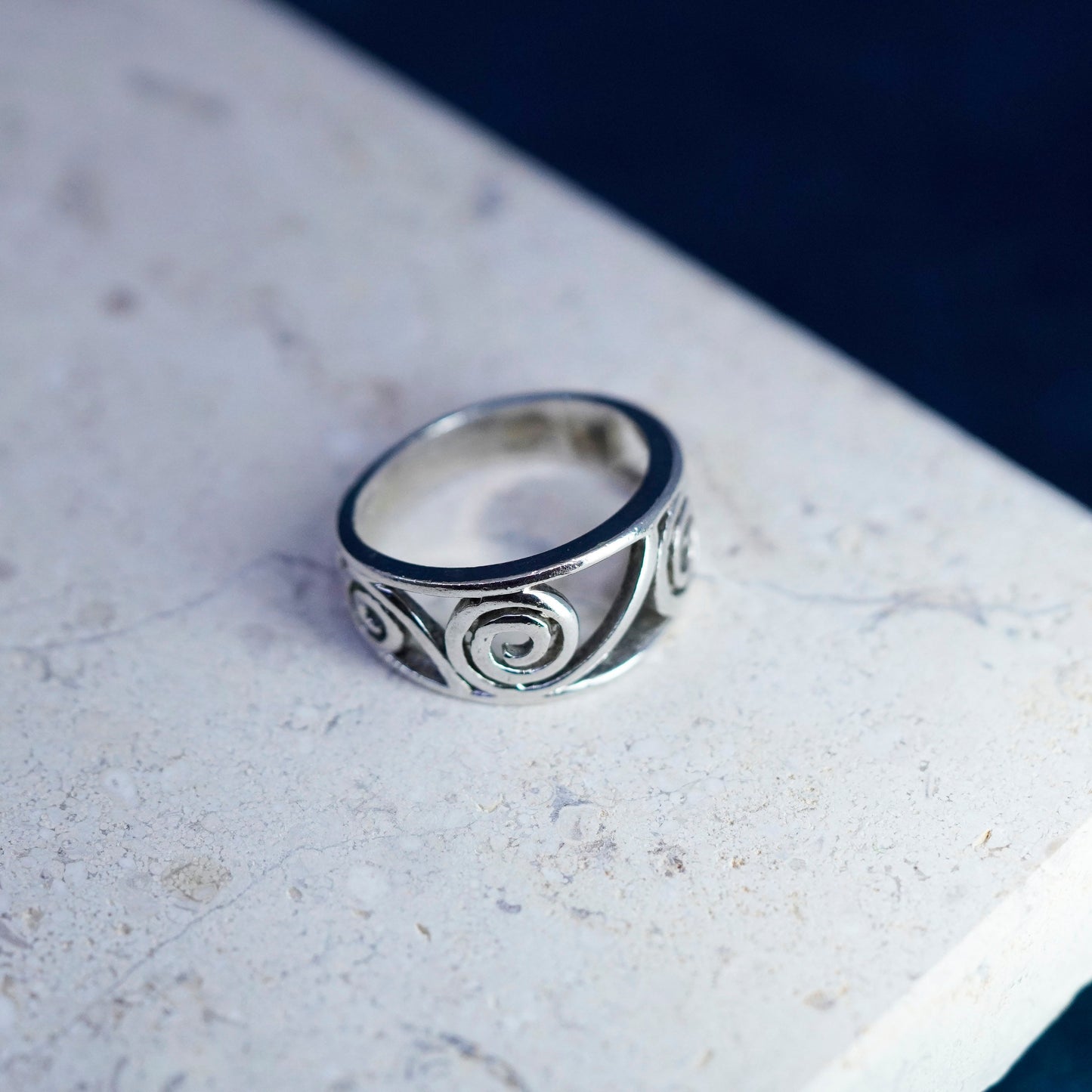 Size 6, vintage Sterling silver handmade ring, 925 Filigree swirl band
