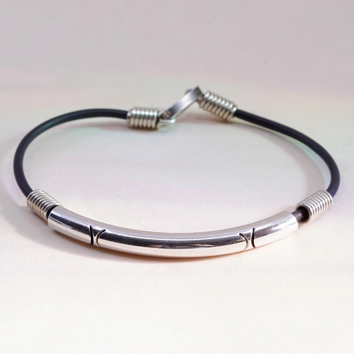 7.5”, Vintage black rubber chain with sterling 925 silver bar
