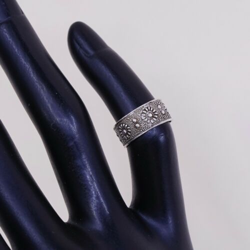Size 2, Vtg Sterling Silver handmade open end Ring. 925 Flower Band, Stamped 925