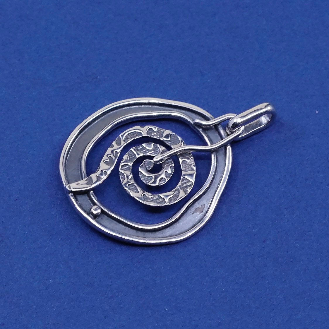 vtg Sterling silver handmade pendant, 925 w/ swirly southwestern style