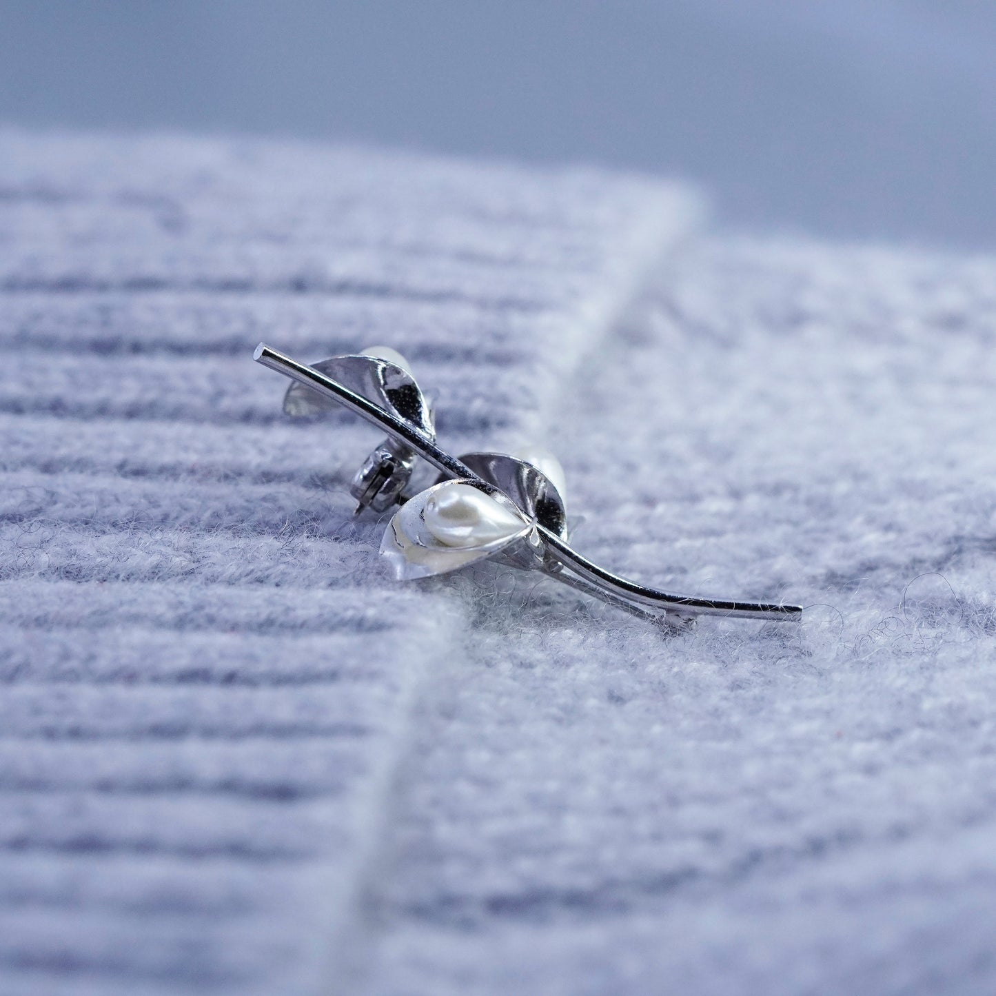 Vintage sterling silver handmade brooch, 925 lily flower pin with pearl