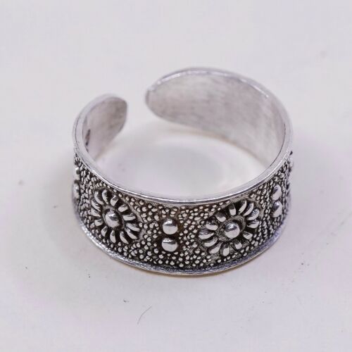 Size 2, Vtg Sterling Silver handmade open end Ring. 925 Flower Band, Stamped 925
