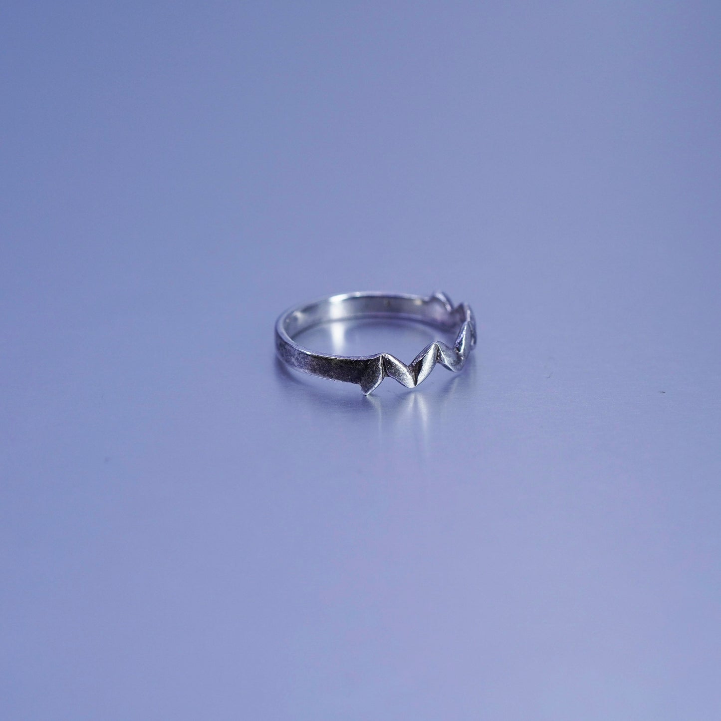 Size 9, vintage southwestern Sterling 925 silver ring, stackable wavy band