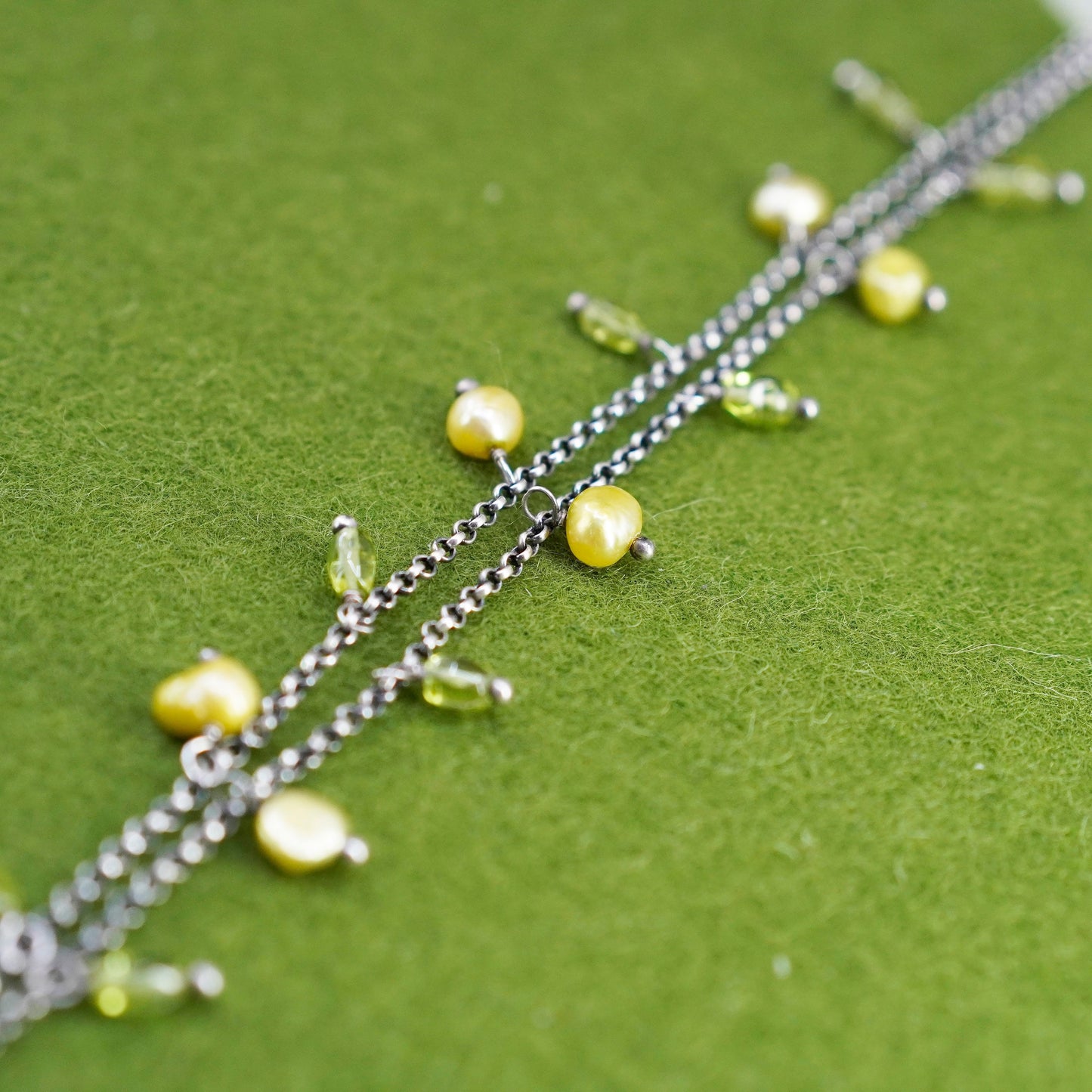 16”, Vintage sterling silver handmade necklace with pearl and peridot beads