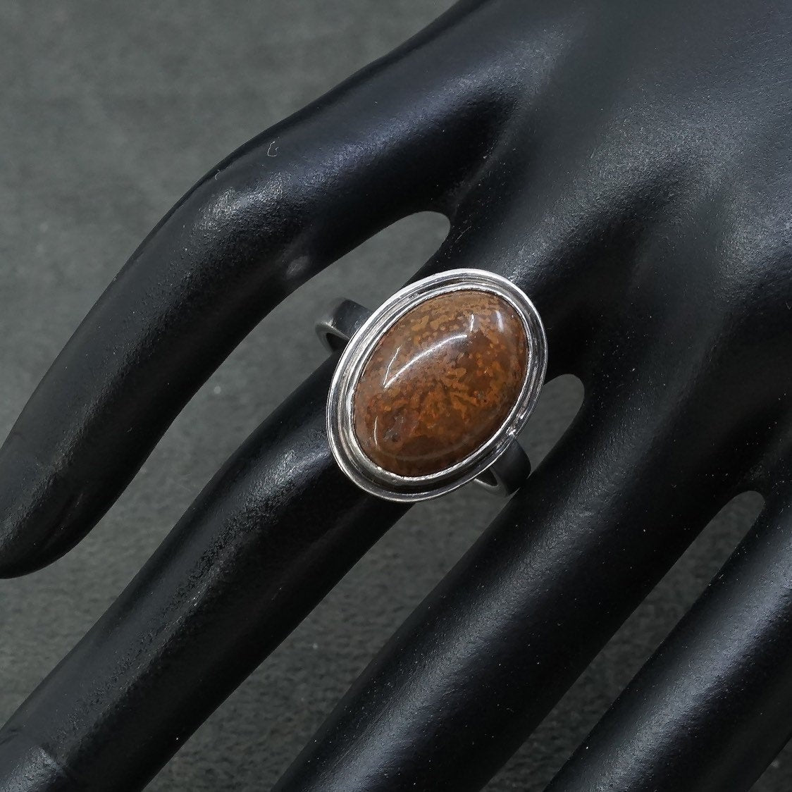 sz 8.75, vtg Sterling silver handmade cocktail ring, 925 w/ oval cut red jasper