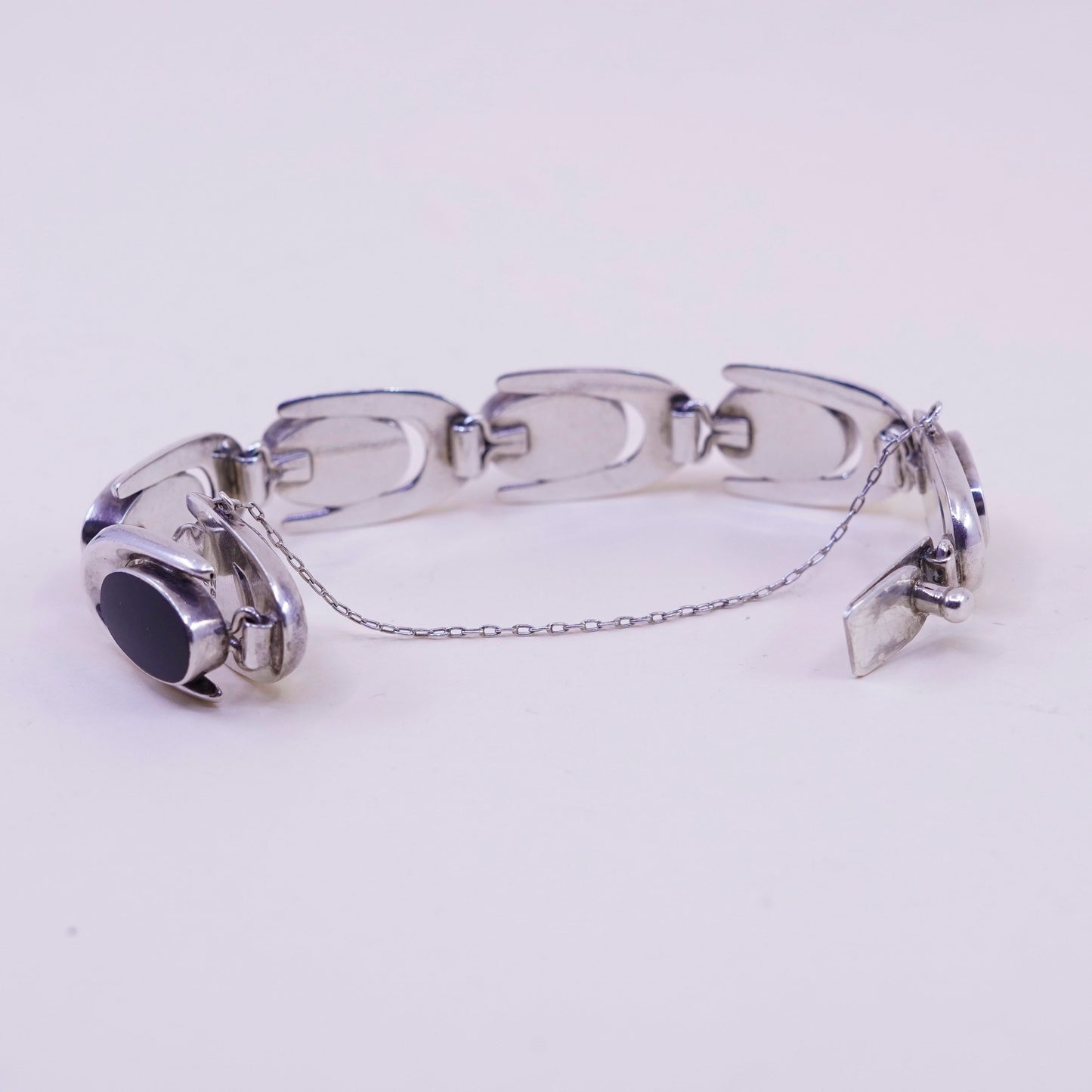 7”, Vintage mexico Sterling 925 silver handmade bracelet with oval onyx