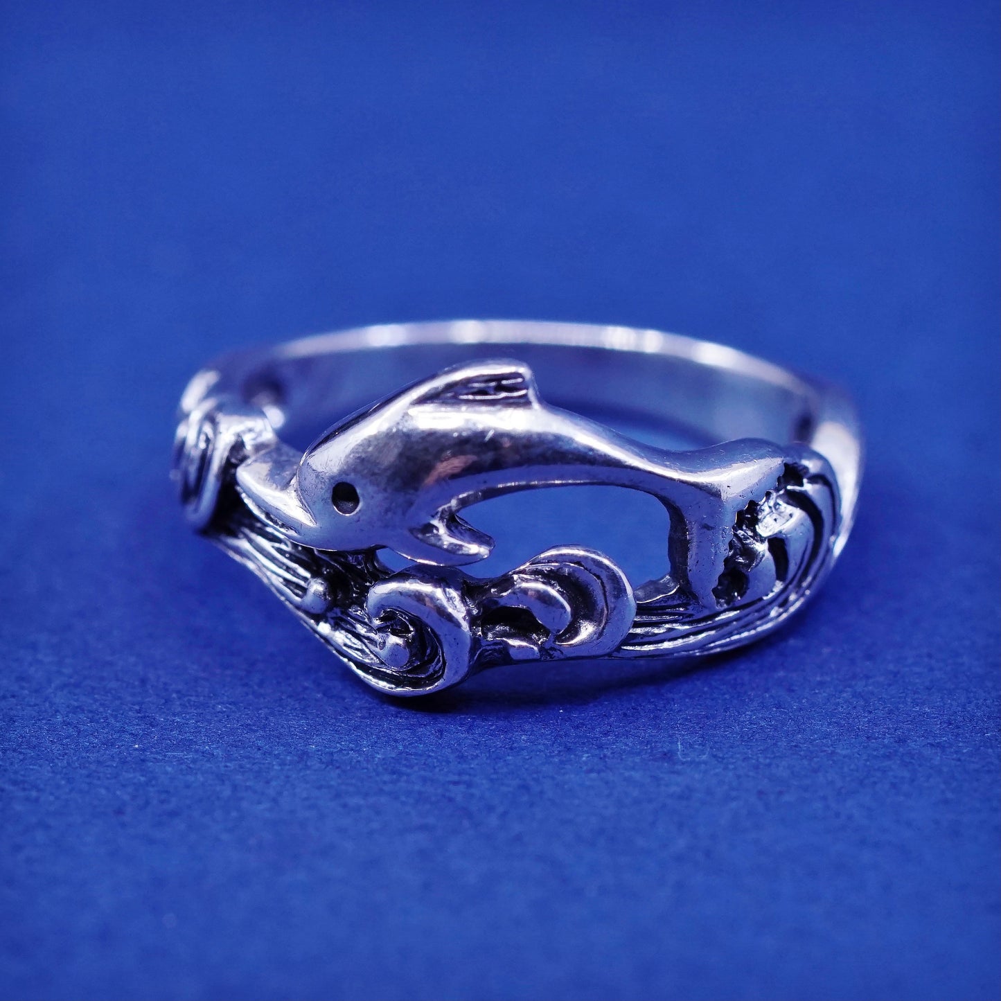 Size 6, vintage sterling silver handmade ring, 925 band with dolphin and waves