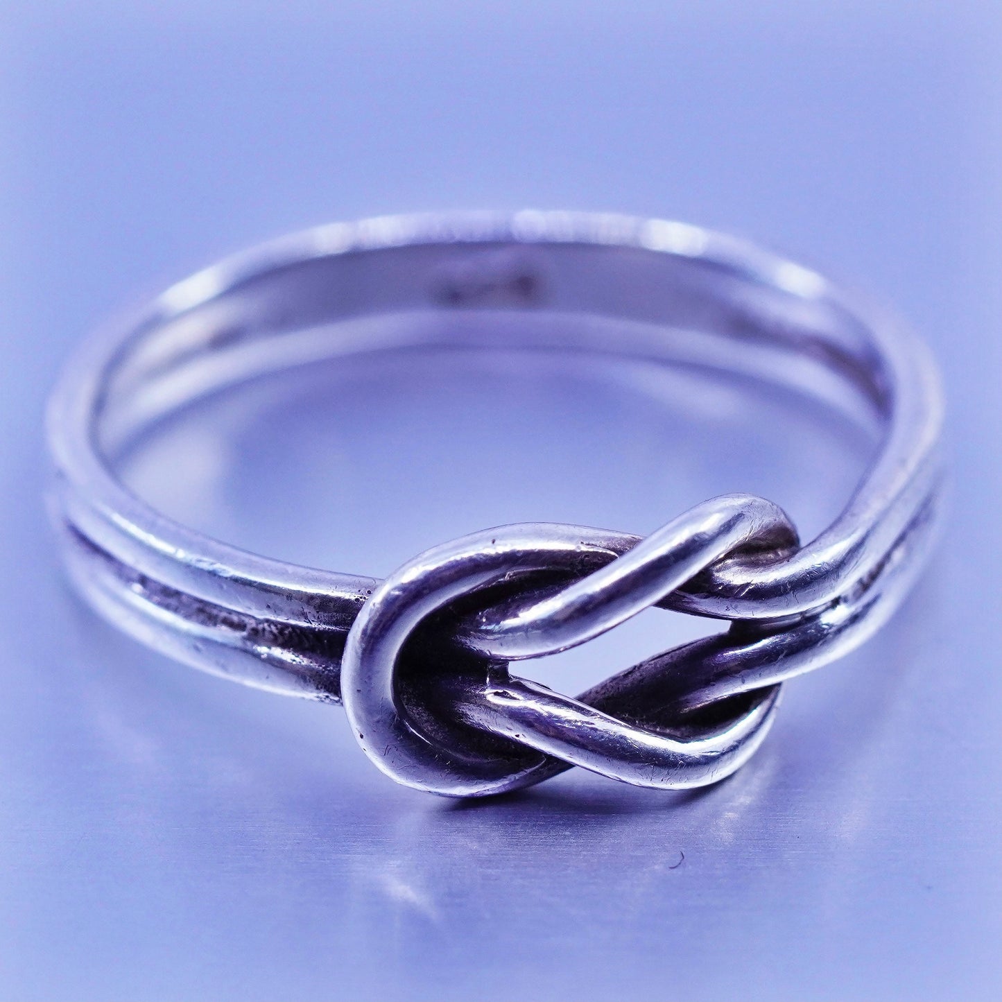 Size 8.5, vintage Sterling 925 silver handmade ring, knotted band