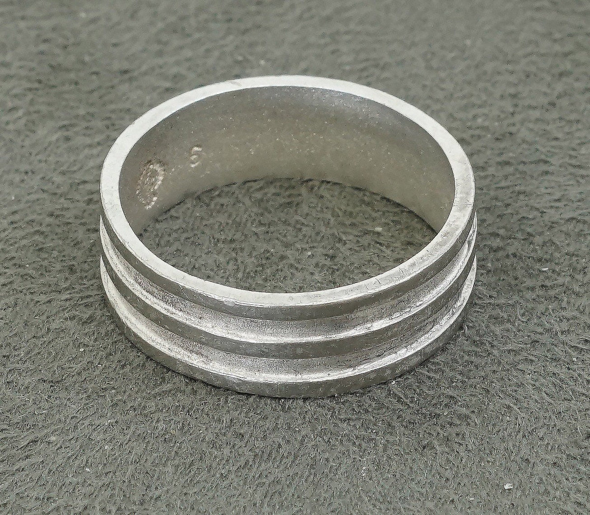 sz 9, vtg Sterling silver handmade ring, maxico 925 band w/ ribbed