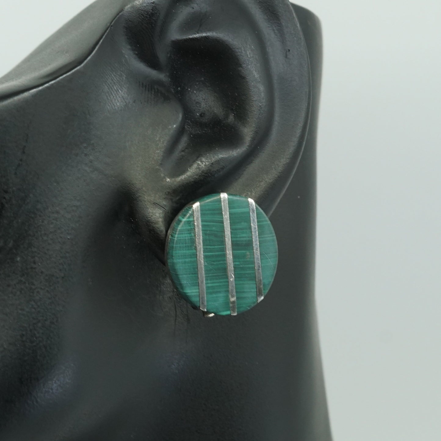 0.75”, vtg Sterling silver handmade clip on w/ malachite, Mexico 925 earrings