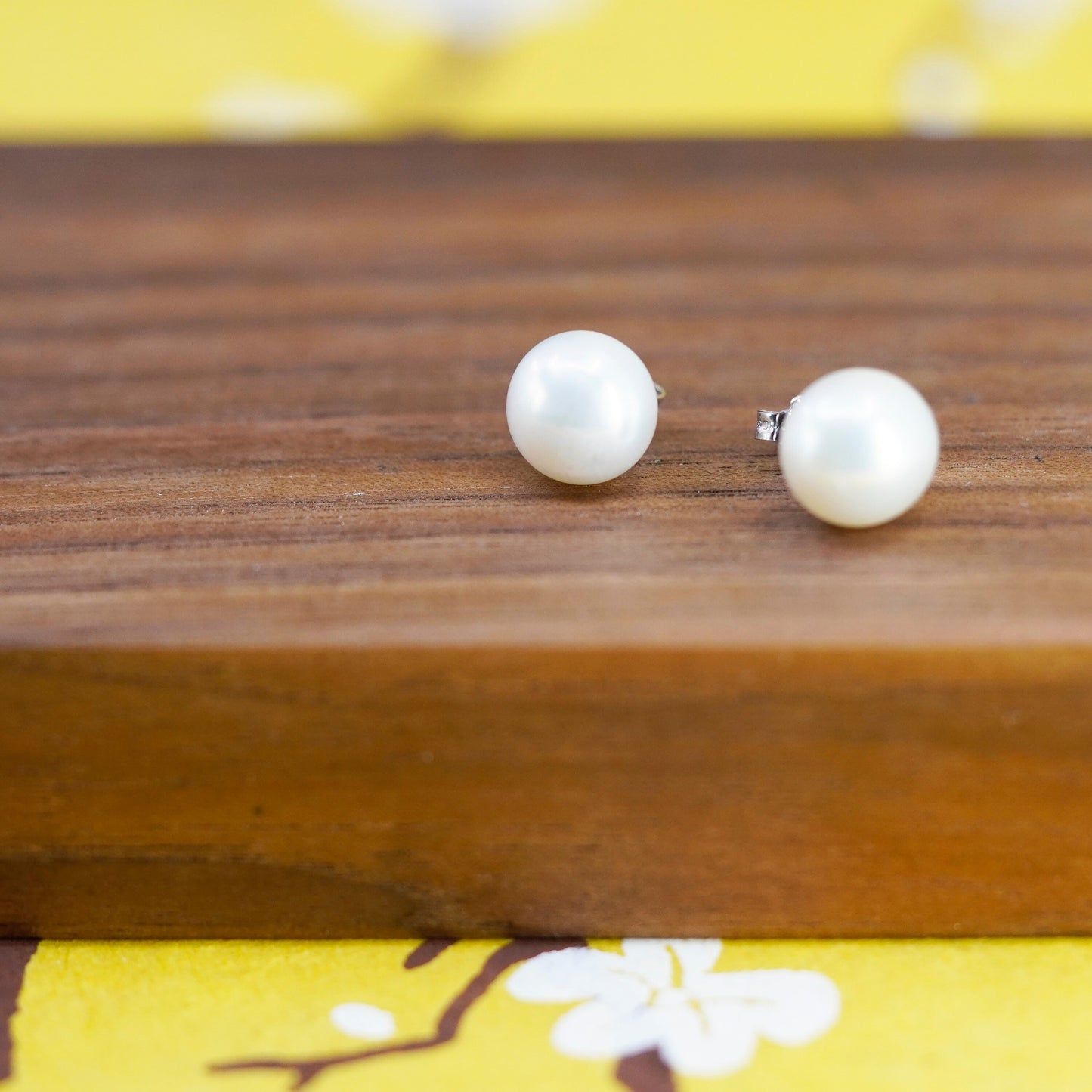 7mm, Vintage 925 Sterling silver handmade studs earrings white pearl