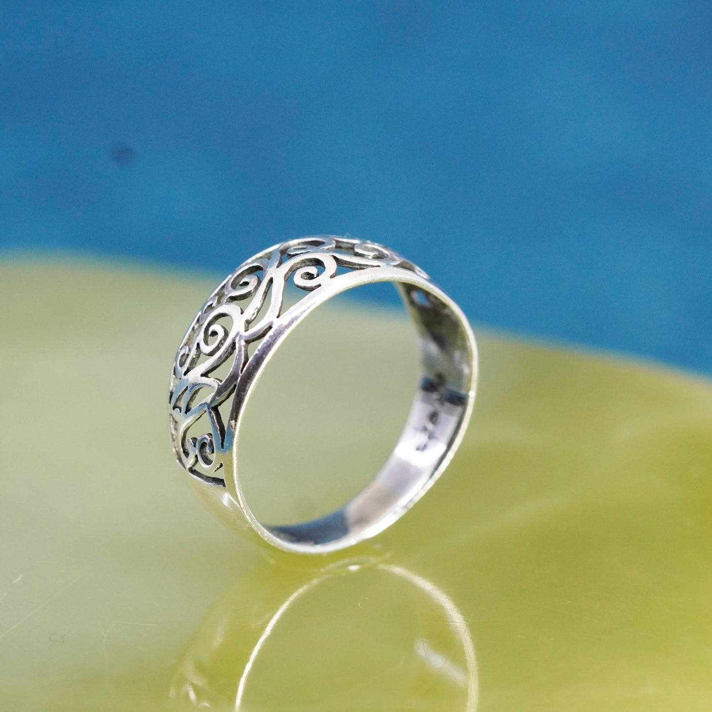 Size 9, vintage Sterling silver handmade ring, 925 filigree swirly band