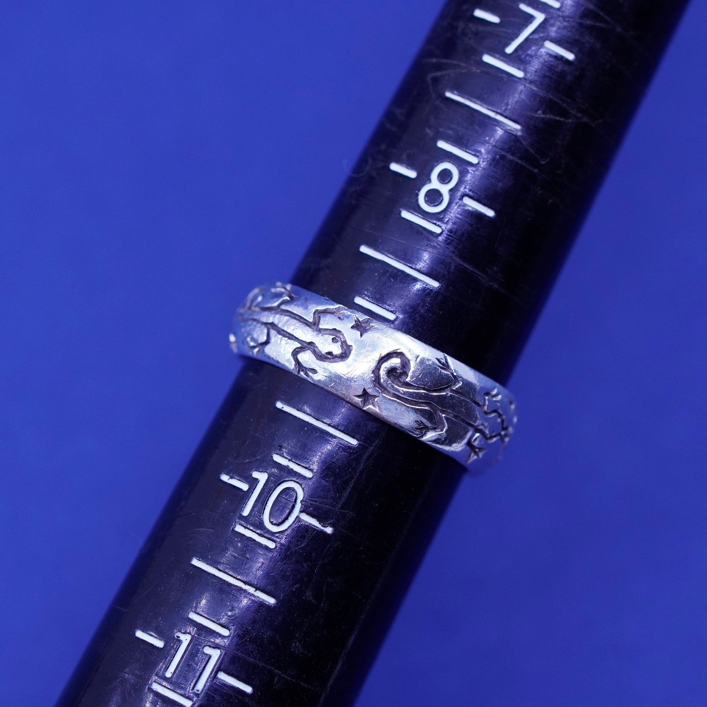 Size 9, vintage sterling silver handmade ring, 925 wide band embossed lizard