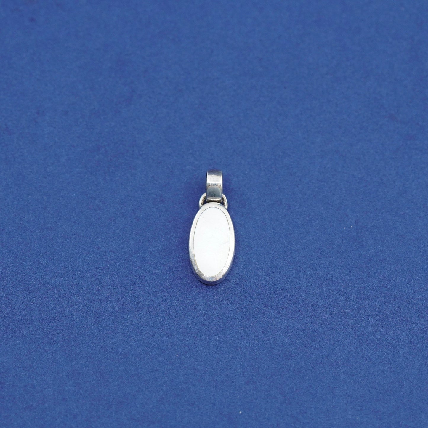 Vintage Sterling silver handmade pendant, 925 Oval pendant with mother of pearl