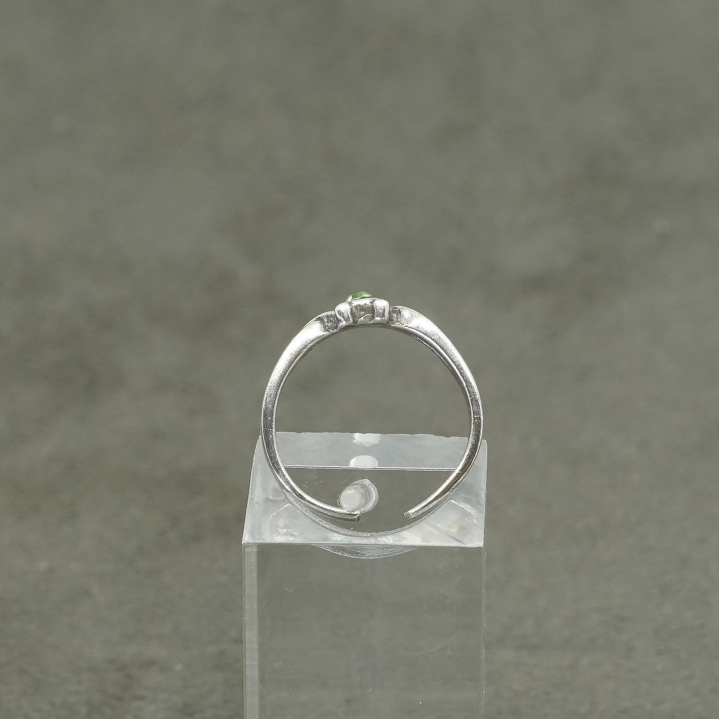 sz 4, vtg Sterling silver handmade ring, 925 band w/ green crystal