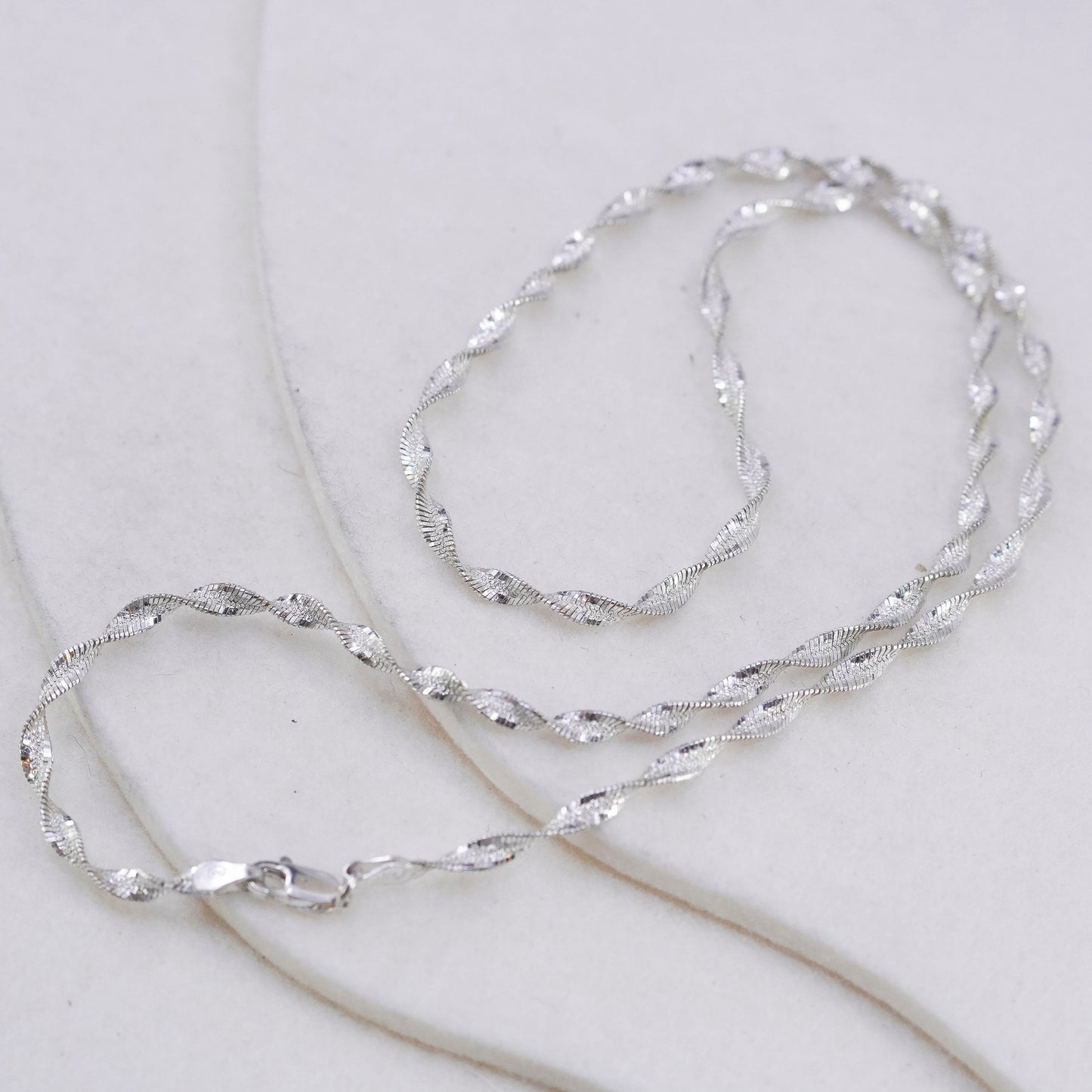 20” 4mm, vintage Italy Sterling 925 silver twisted herringbone chain necklace