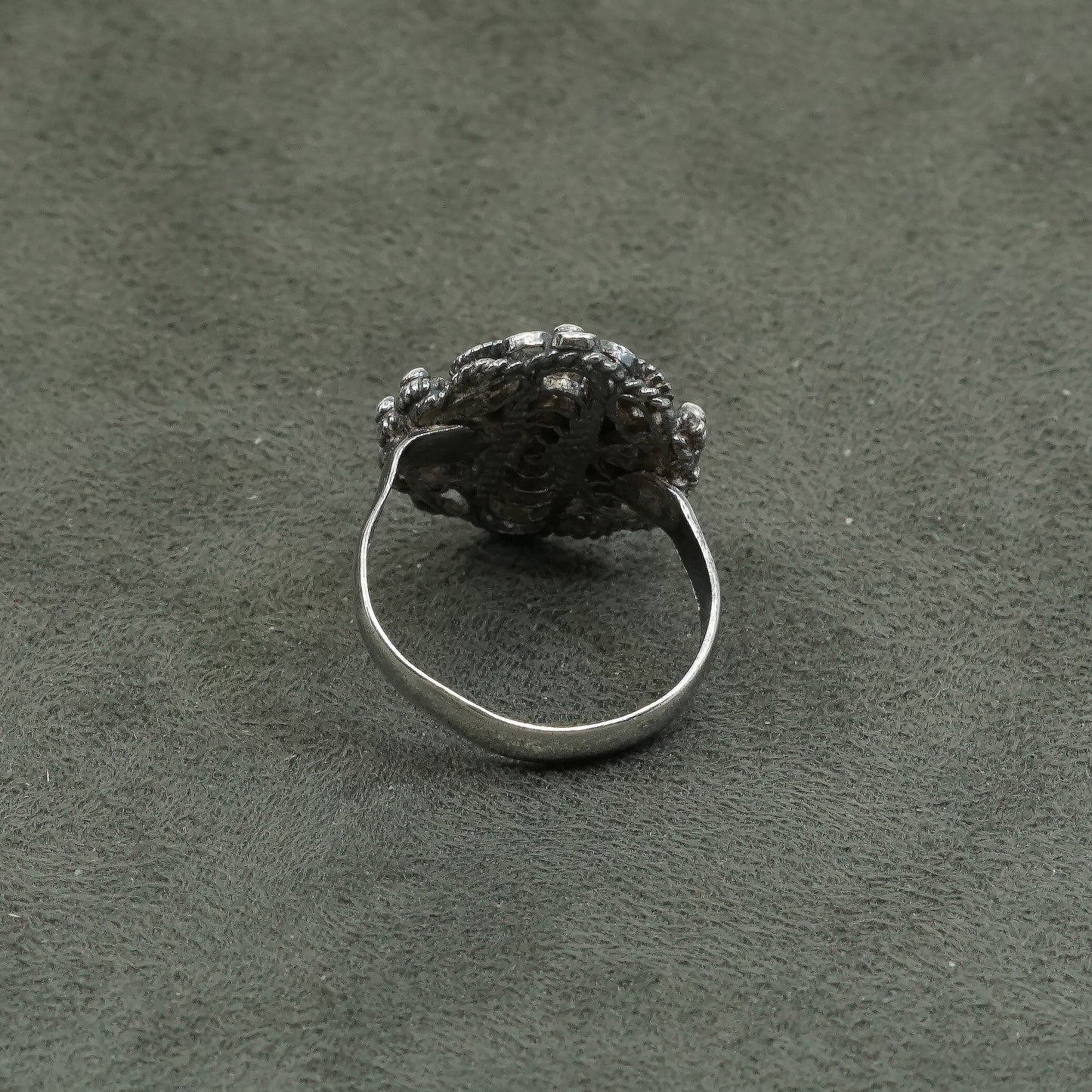 sz 7, sterling silver handmade ring, southwestern 925 w/ black stone N beads