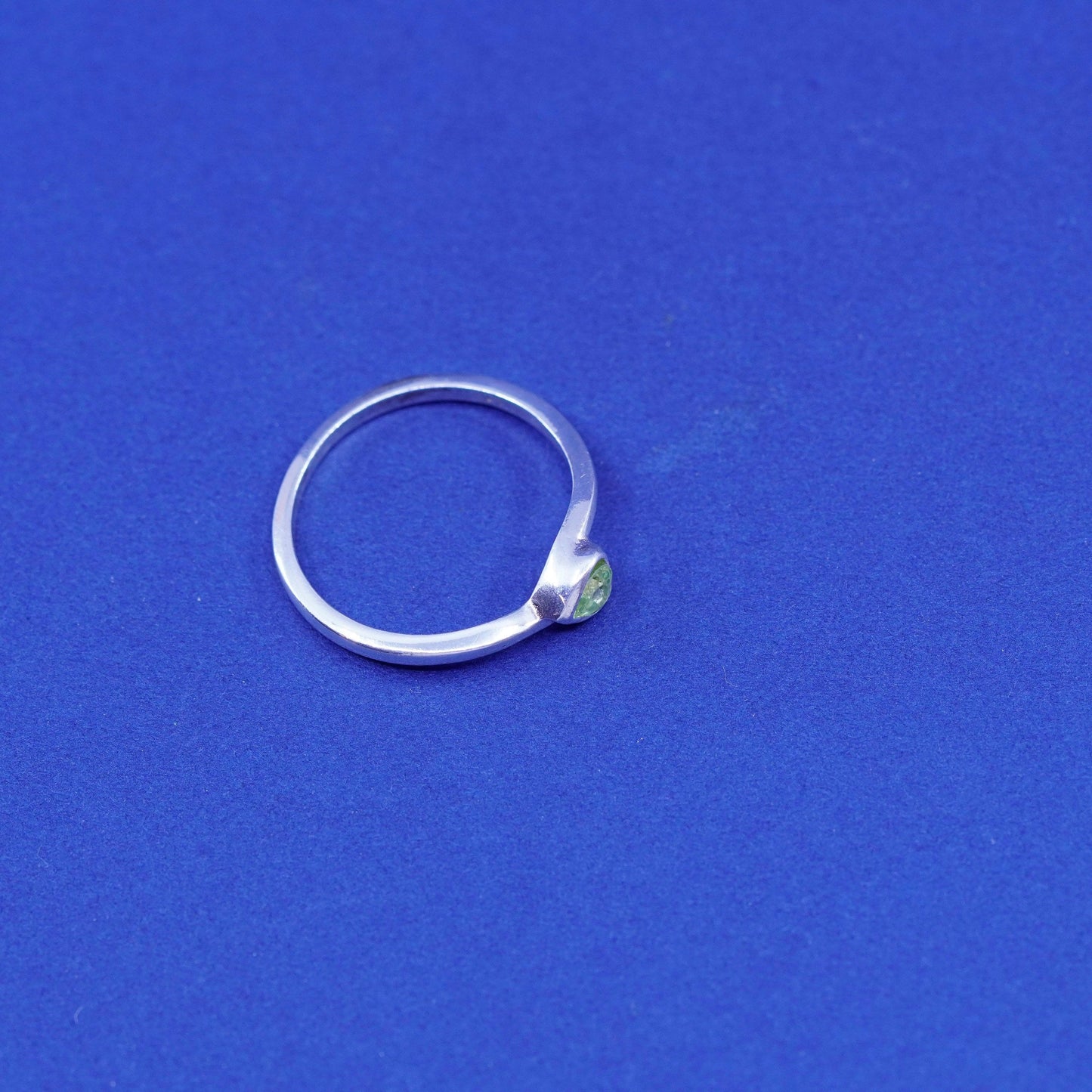 Size 8.25, vintage Sterling silver ring, 925 stackable band with peridot heart