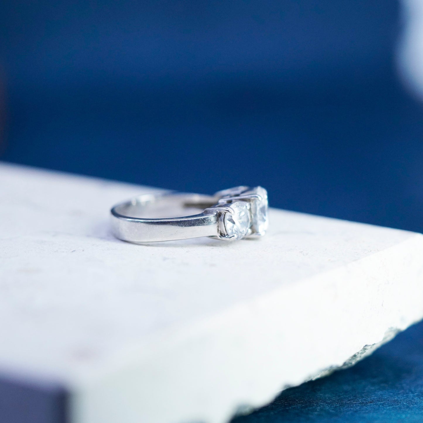 Size 7 vintage Sterling 925 silver engagement ring with cz