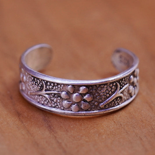 Size 3.5, vintage Sterling silver handmade ring, 925 floral band, open end