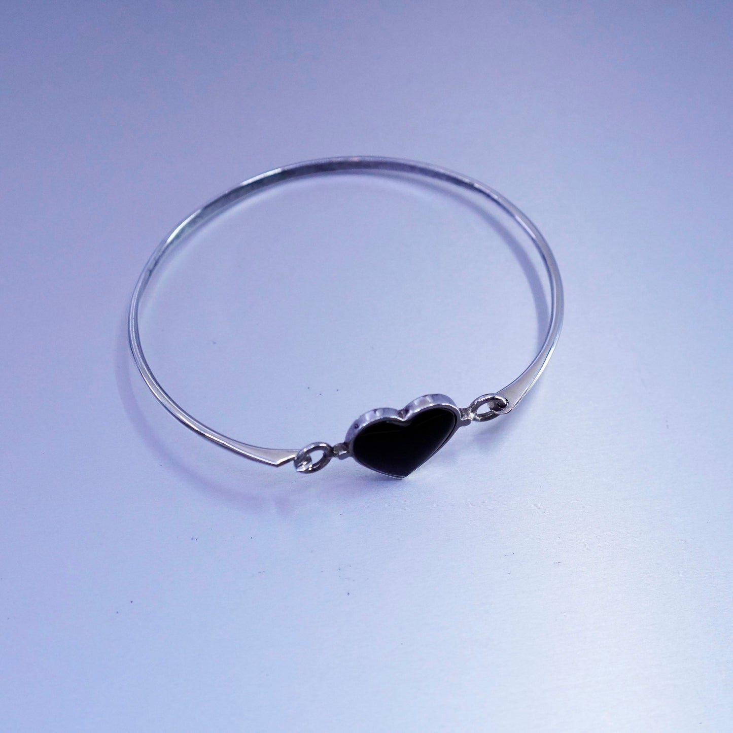 7.5”, Mexico Sterling 925 silver handmade bracelet, hinged bangle heart onyx