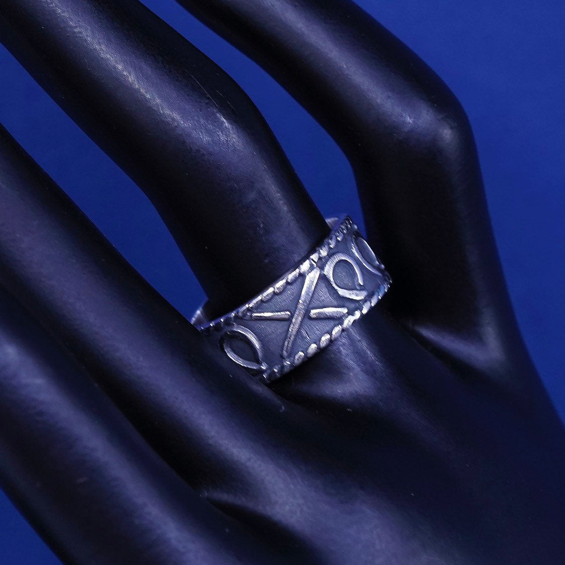 Size 8, vtg mexico Sterling silver handmade ring, 925 band w/pattern Embossed