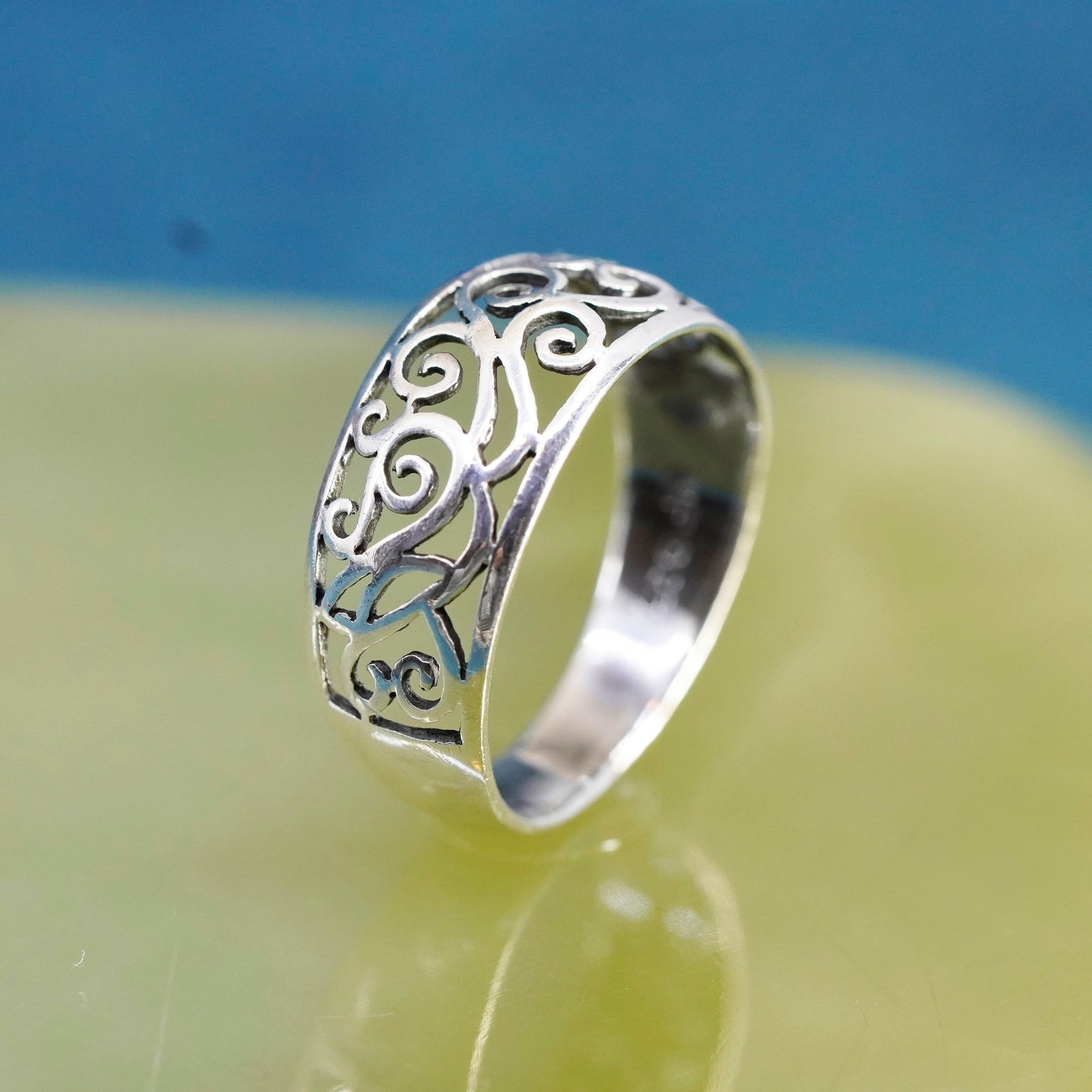 Size 9, vintage Sterling silver handmade ring, 925 filigree swirly band
