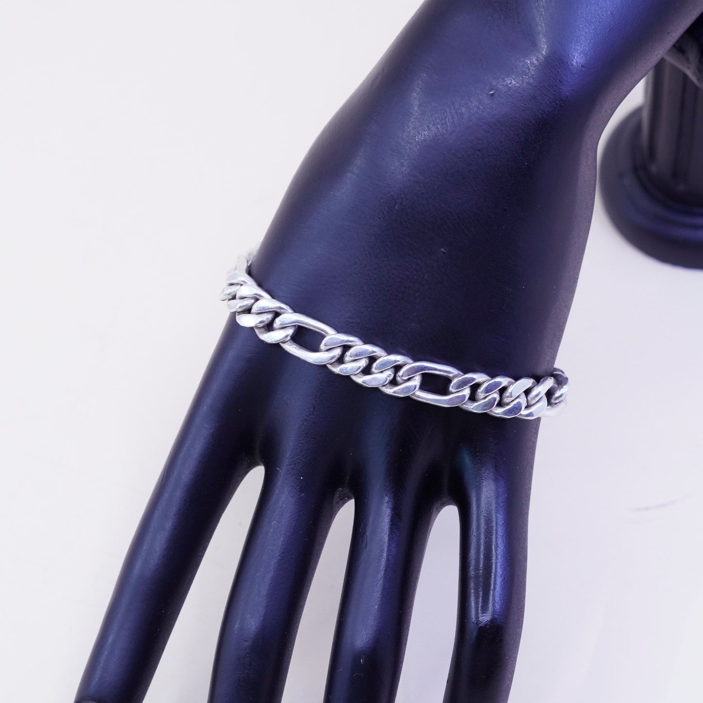 7.75”, 8mm, Vintage sterling silver men’s bracelet, Mexico 925 Figaro chain