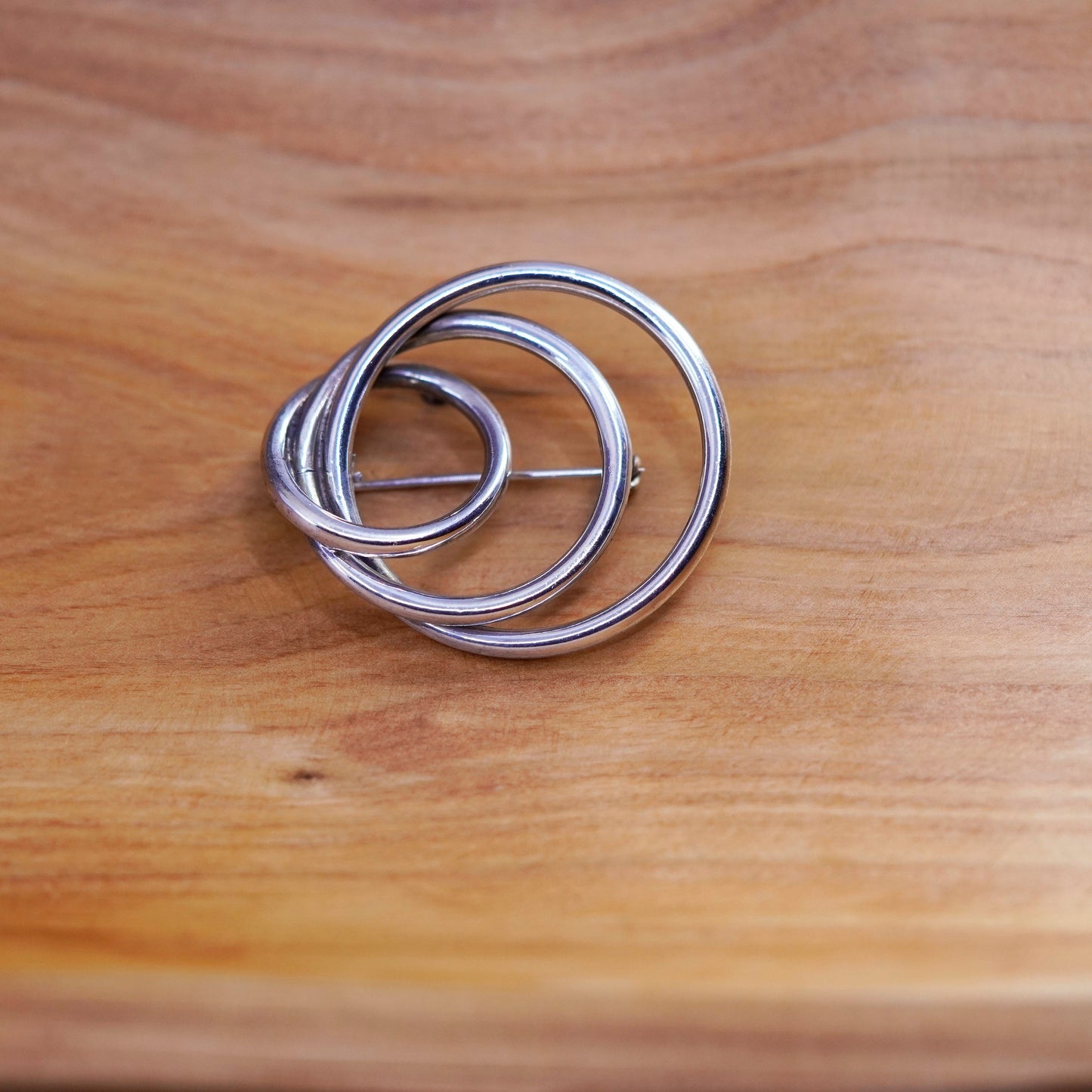 Vintage handmade sterling 925 silver entwined twisted loop brooch