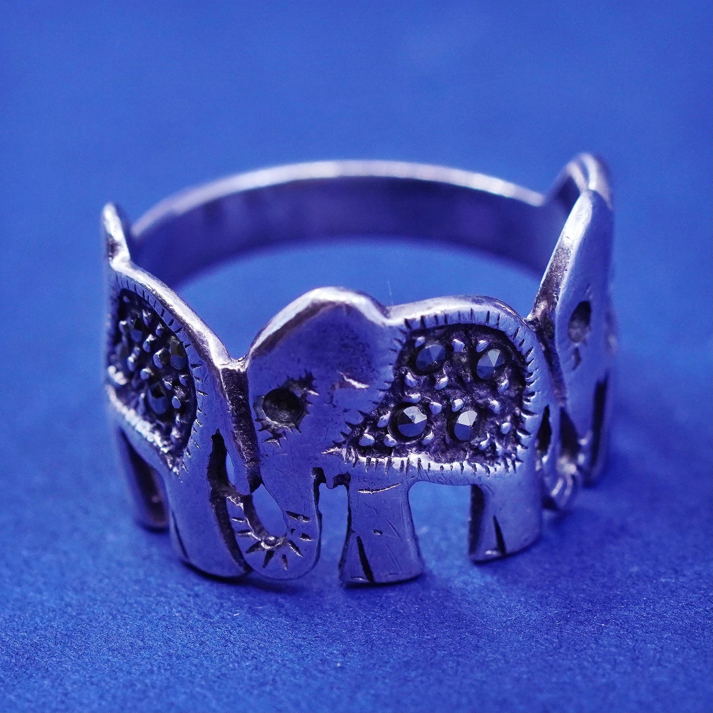 Size 4.25, vtg Sterling silver handmade ring, 925 elephant band with marcasite