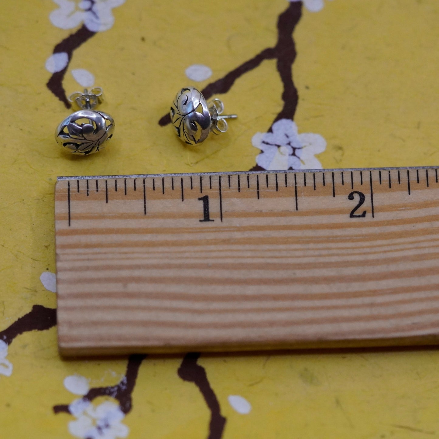 Vintage Sterling silver handmade earrings, 925 round filigree studs