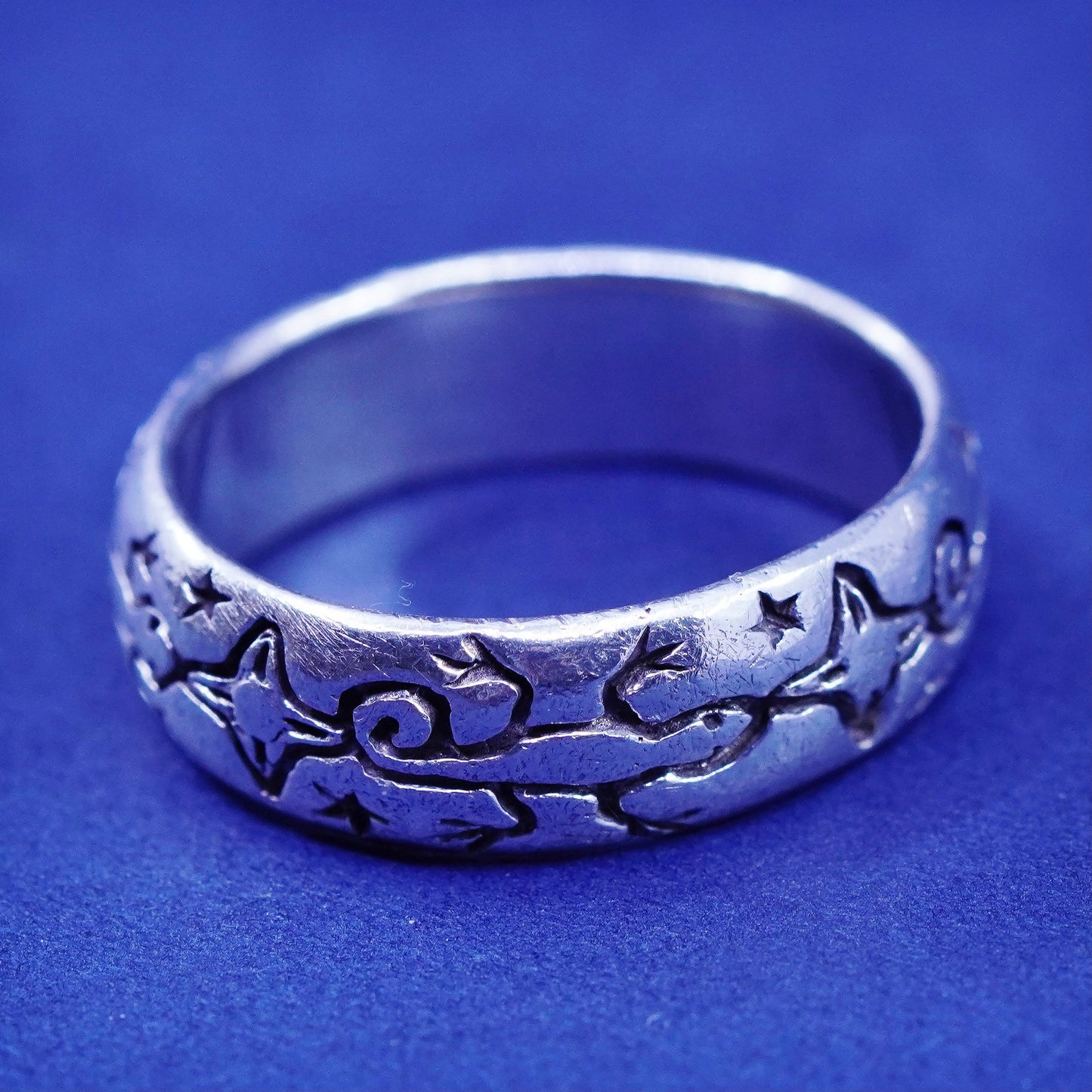 Size 9, vintage sterling silver handmade ring, 925 wide band embossed lizard