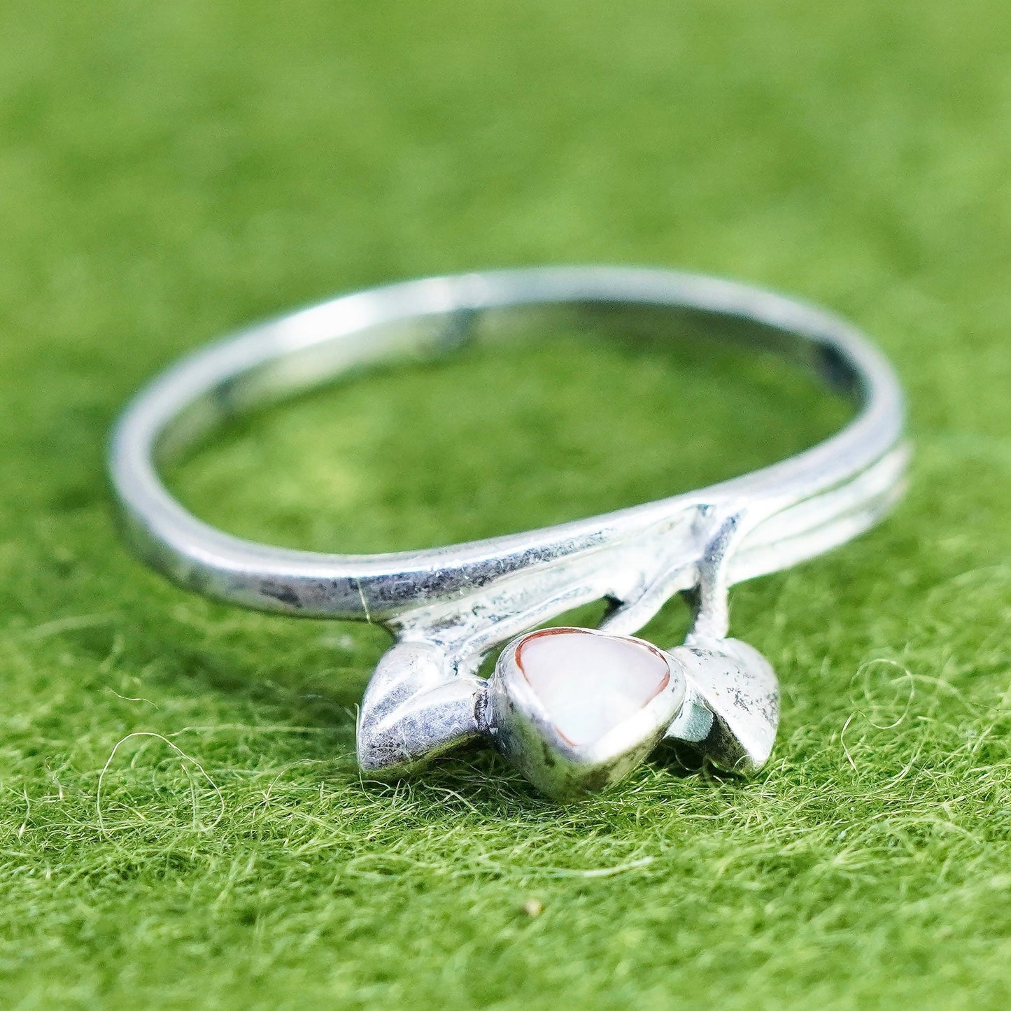 Size 5, sterling silver handmade ring, 925 band mother of pearl heart jewelry