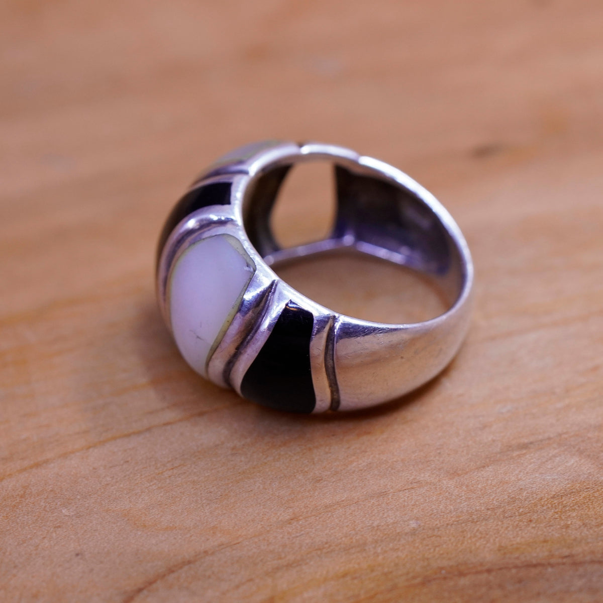 Size 8, Sterling 926 silver handmade ring band w/ obsidian and mother of pearl