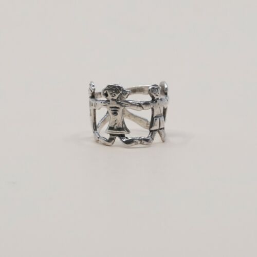 Size 5, Vtg Sterling Silver Handmade Ring 925 Band Embossed Kids Holding Hands