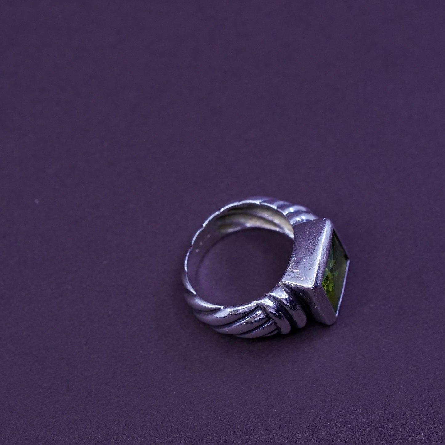 Size 7, vintage Sterling 925 silver handmade ring with square peridot