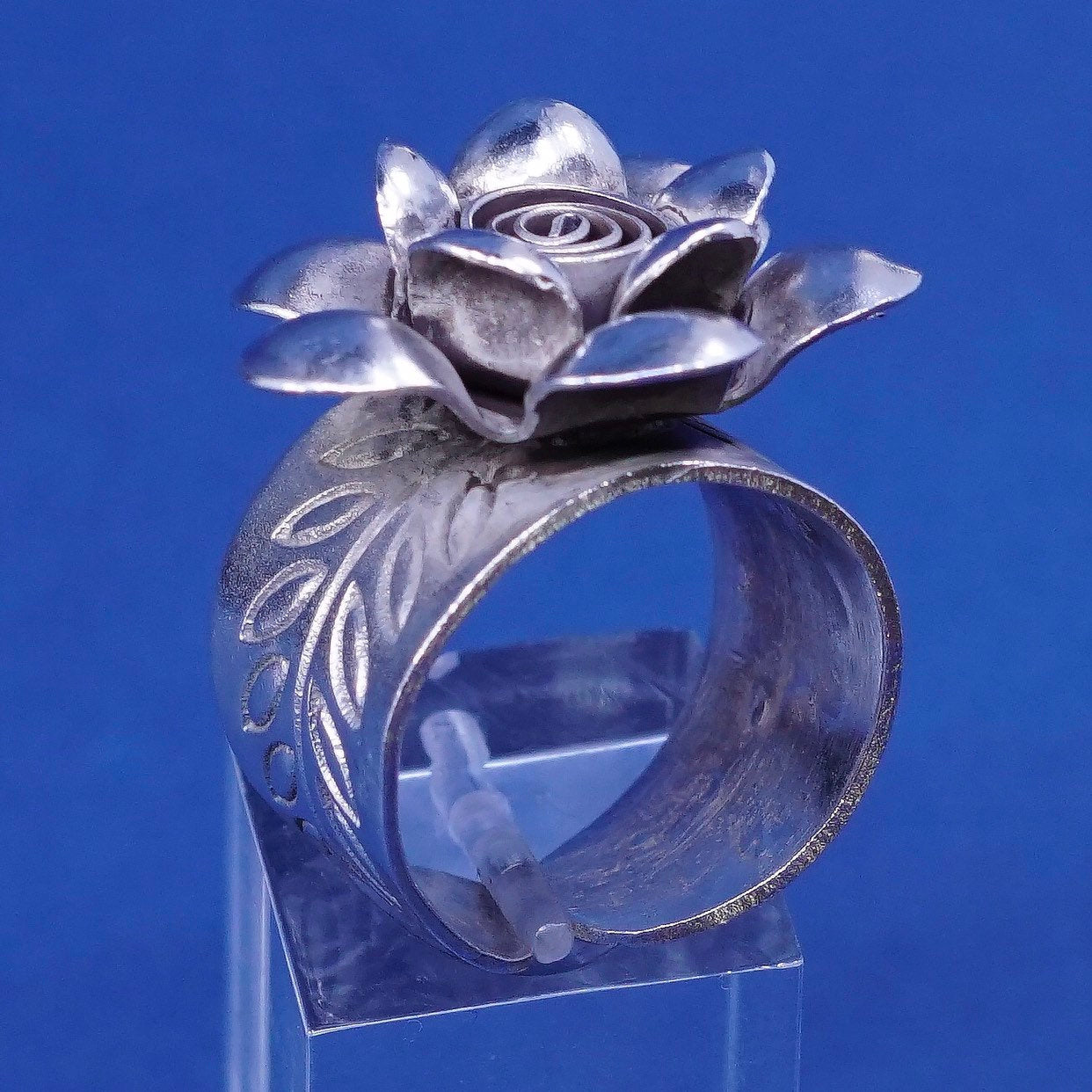 Size 7.5, vtg Sterling silver handmade ring, 925 3D flower ring w/ leaves