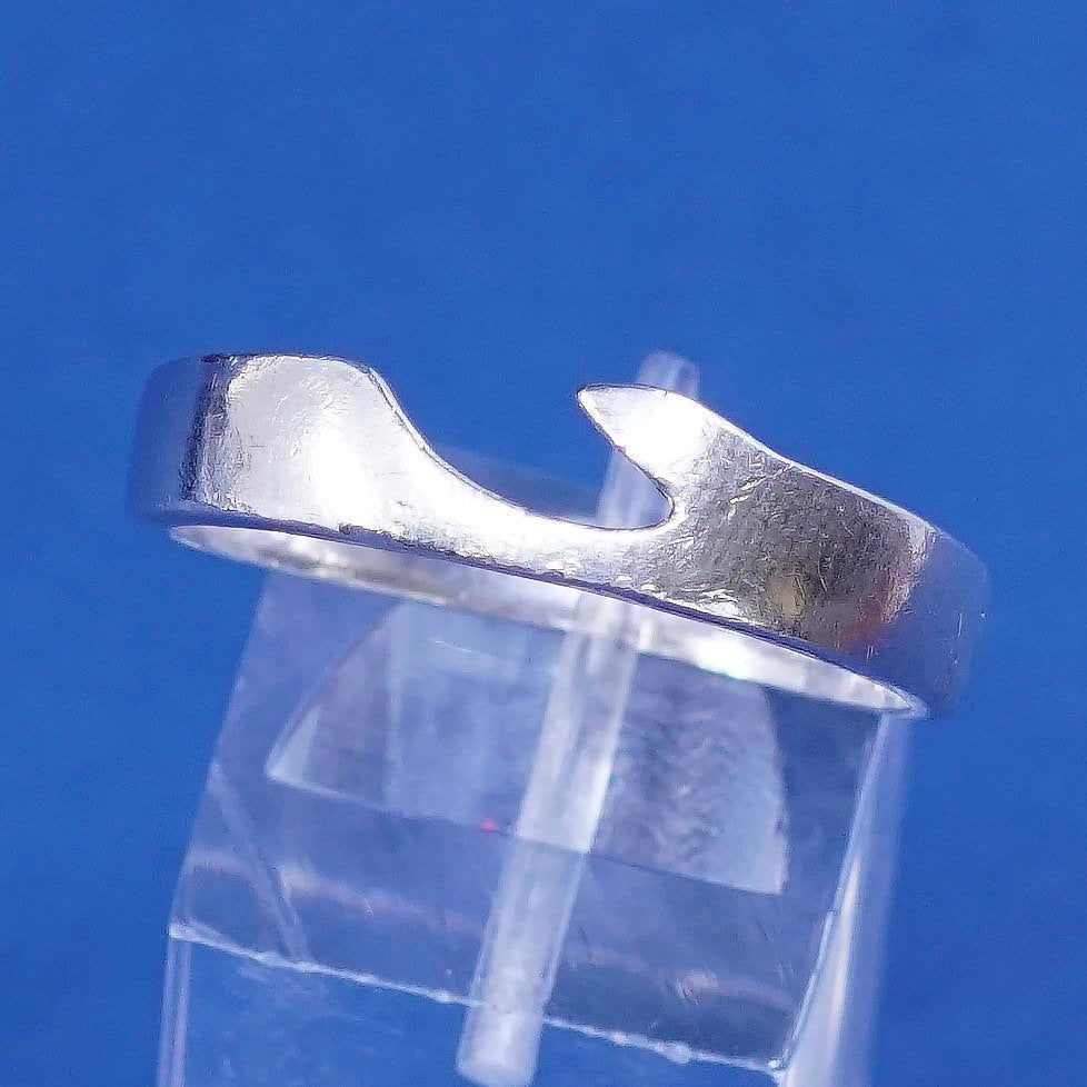 Size 10.25, vtg Sterling silver handmade ring, 925 statement ring w/ wave