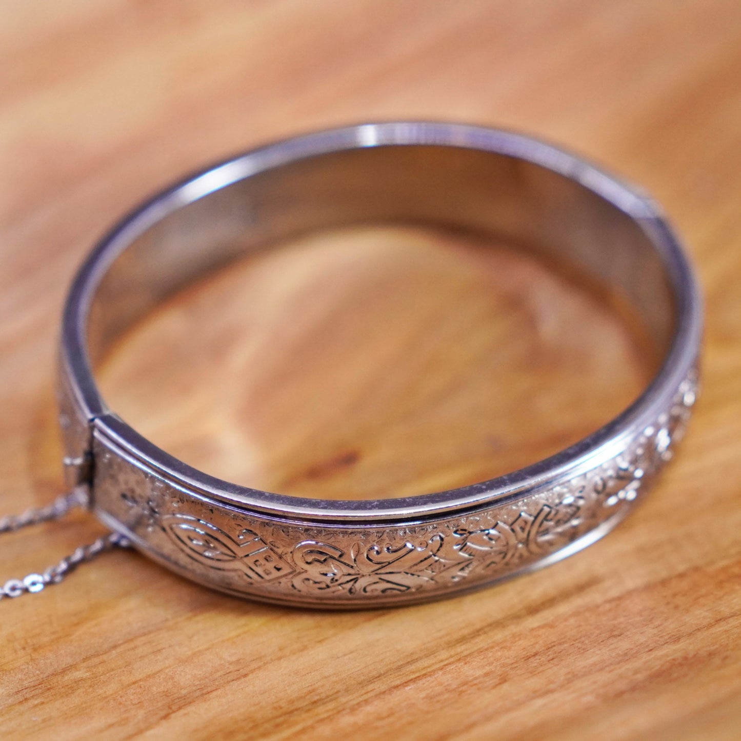 7”, vintage Sterling 925 silver handmade bracelet, textured hinged bangle