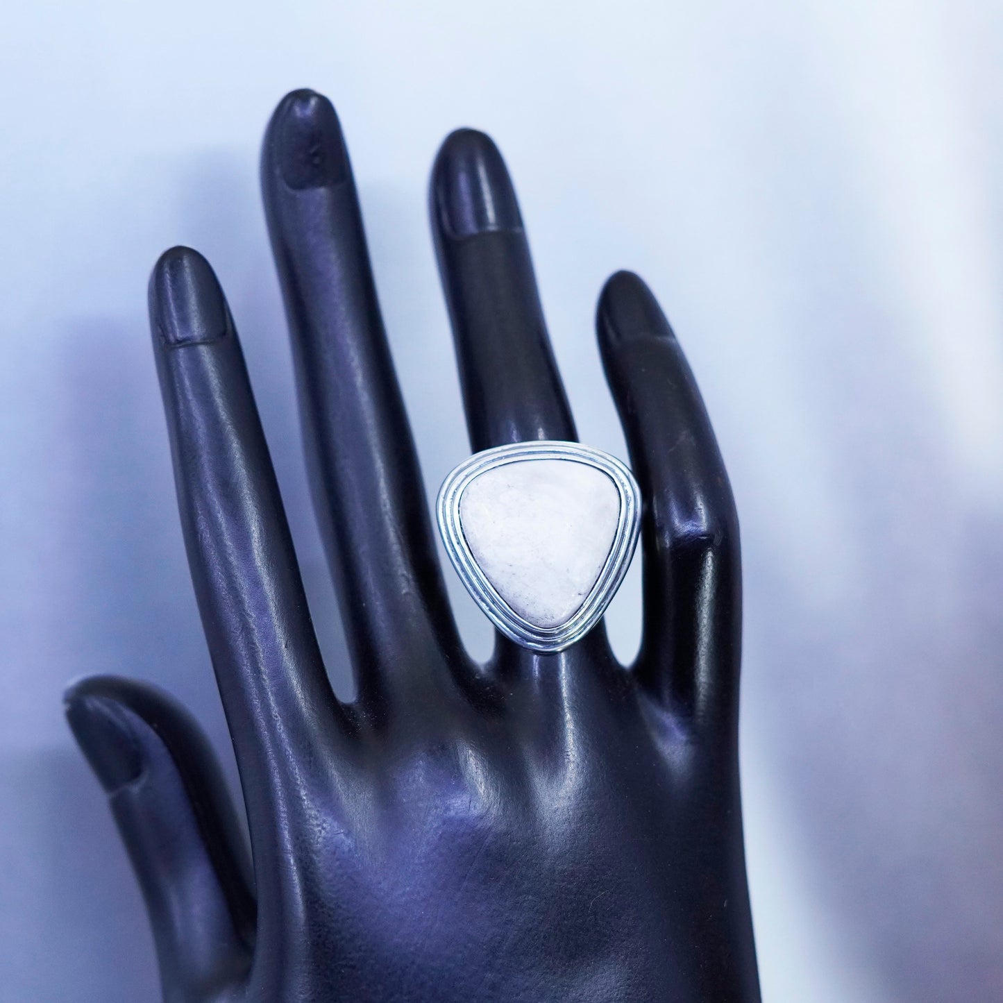 Size 5, vintage Sterling 925 silver handmade ring with triangular howlite