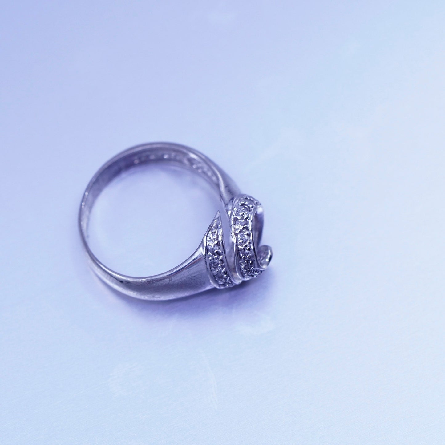 Size 9, vintage Sterling 925 silver handmade swirly ring with Cz