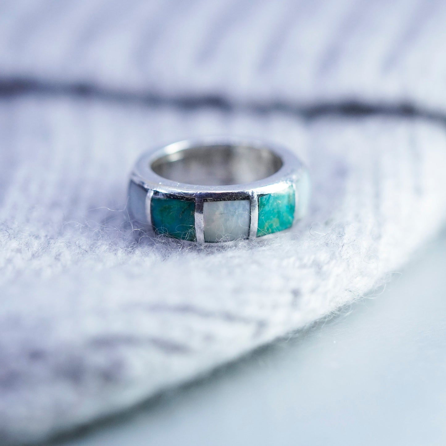 Size 5.5, Native American navajo Sterling 925 silver band ring turquoise mop