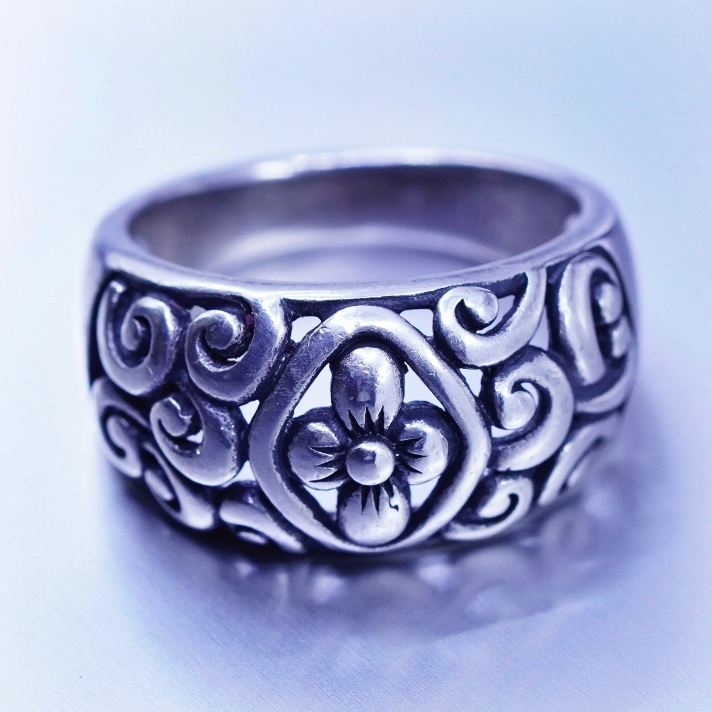 Size 8, vintage southwestern Sterling 925 silver handmade ring, filigree band