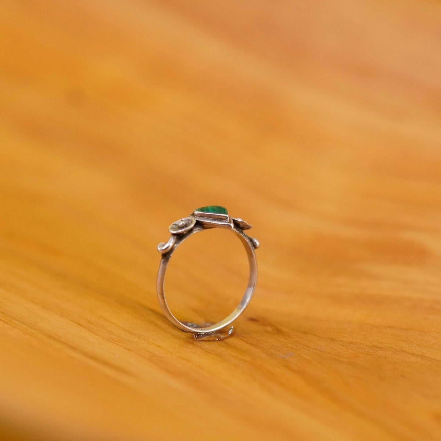 Size 4, vintage southwestern Sterling 925 silver handmade ring malachite heart