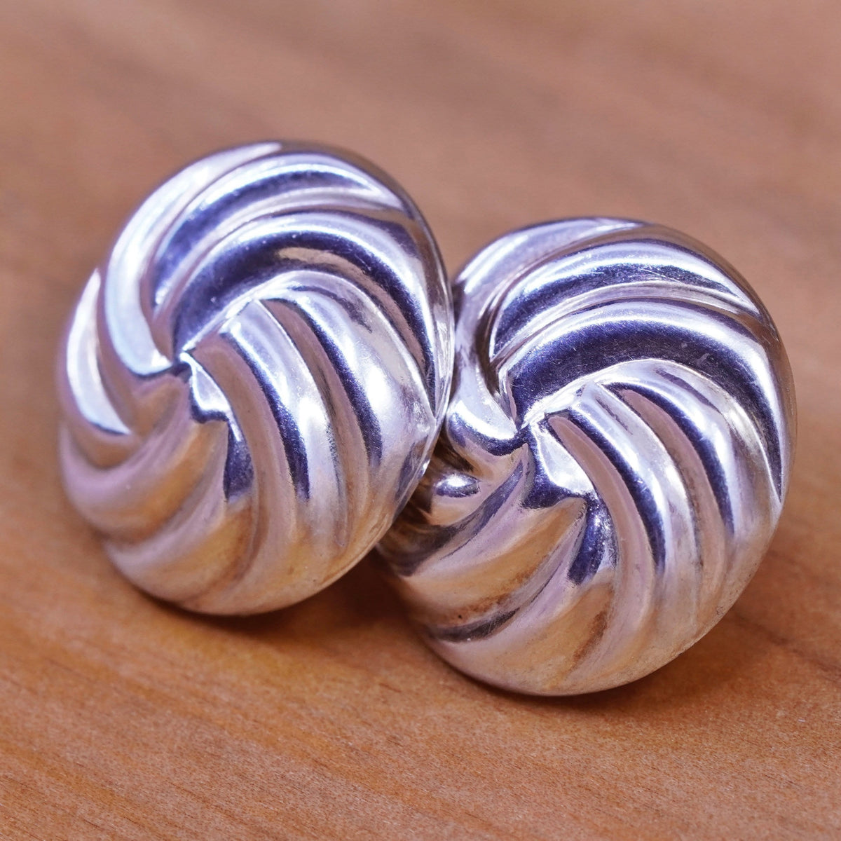 Vintage Sterling silver ribbed studs, 925 earrings