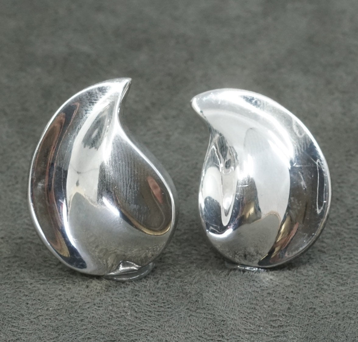 Vintage Zina modern Sterling silver handmade clip on, 925 ribbed earrings