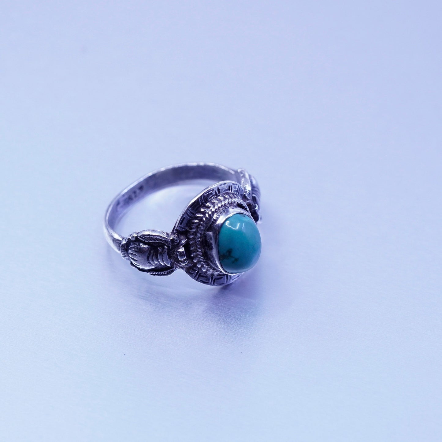 Size 9, Native American navajo Sterling 925 silver handmade ring with turquoise